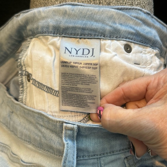 NYDJ Jenna Straight Ankle W/Appliqué Raw Hem Jeans in Palm Desert 18 PETITE - Picture 8 of 8